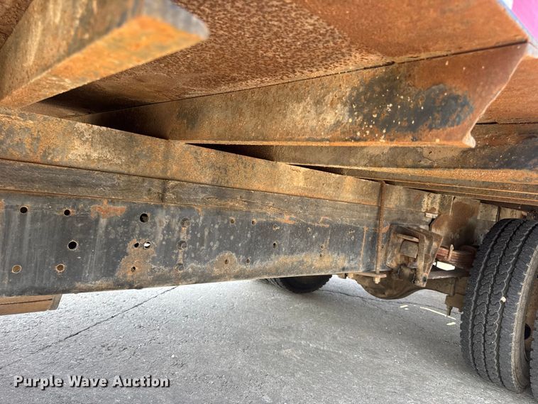 image for item DW6504 1999 International 4700  flatbed truck with crash attenuator