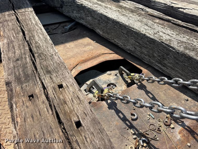 image for item DW6504 1999 International 4700  flatbed truck with crash attenuator