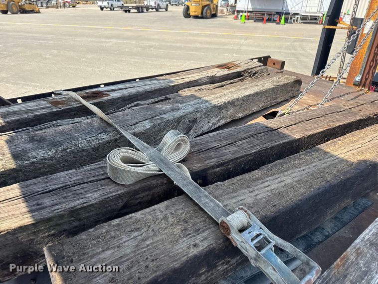 image for item DW6504 1999 International 4700  flatbed truck with crash attenuator