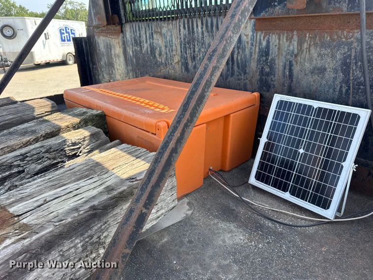 image for item DW6504 1999 International 4700  flatbed truck with crash attenuator