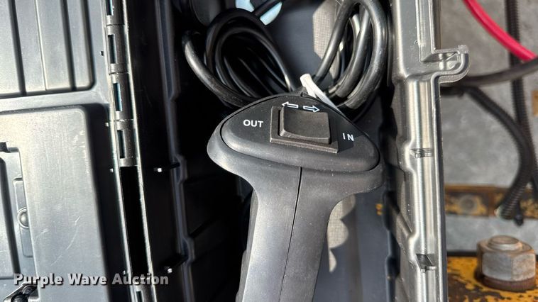 image for item DW6504 1999 International 4700  flatbed truck with crash attenuator