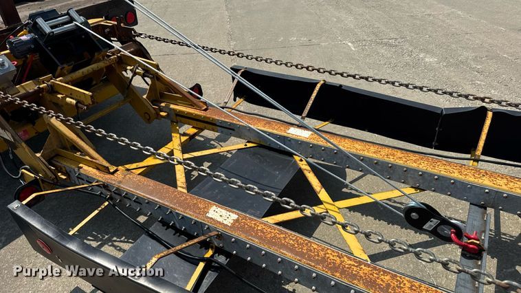 image for item DW6504 1999 International 4700  flatbed truck with crash attenuator