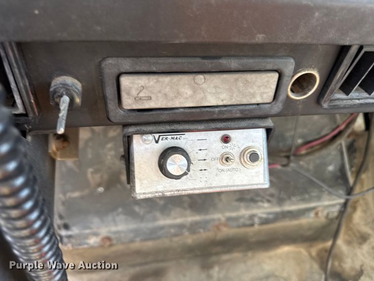 image for item DW6504 1999 International 4700  flatbed truck with crash attenuator