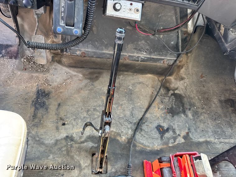 image for item DW6504 1999 International 4700  flatbed truck with crash attenuator