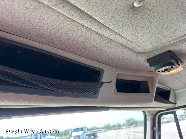 image for item DW6504 1999 International 4700  flatbed truck with crash attenuator