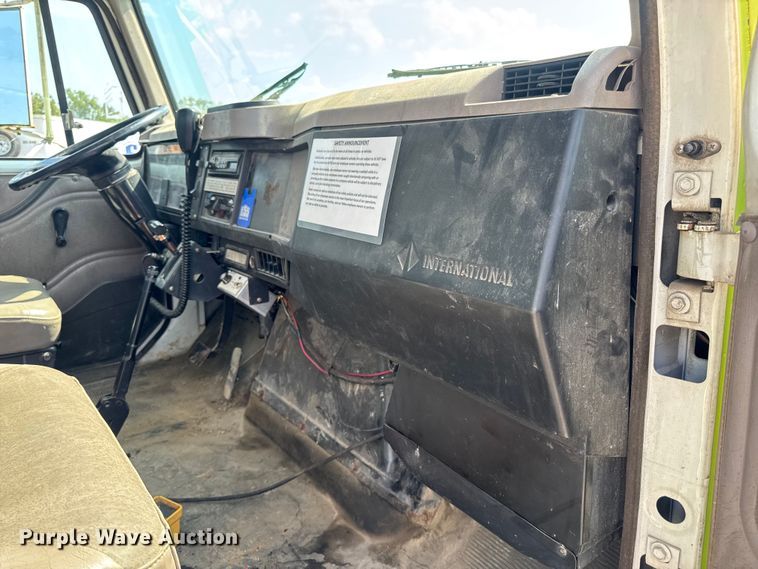 image for item DW6504 1999 International 4700  flatbed truck with crash attenuator