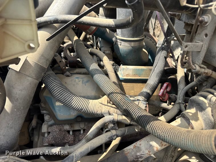 image for item DW6504 1999 International 4700  flatbed truck with crash attenuator