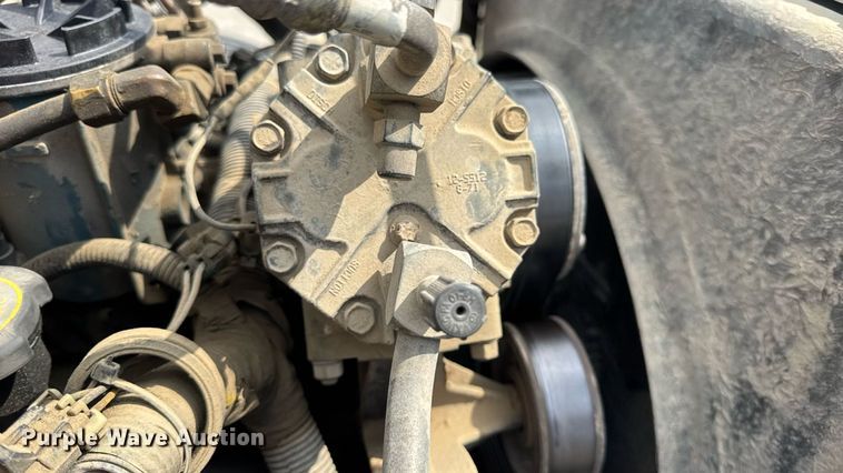 image for item DW6504 1999 International 4700  flatbed truck with crash attenuator