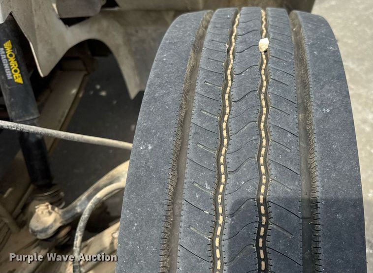 image for item DW6504 1999 International 4700  flatbed truck with crash attenuator