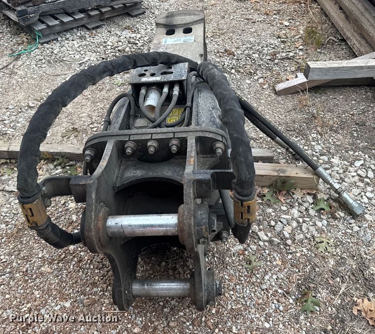 image for item DW6506 Caterpillar H115ES breaker