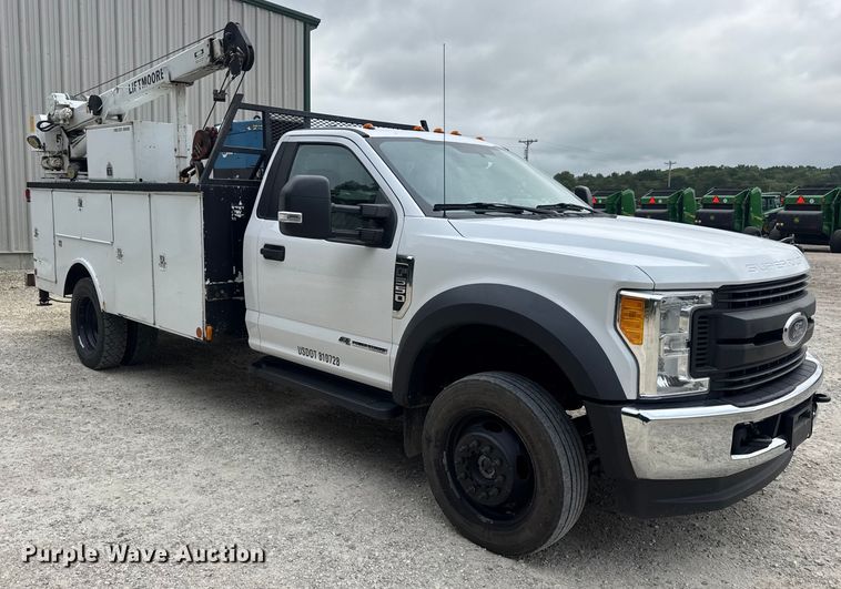image for item DW6515 2017 Ford F550 Super Duty XL utility / service truck