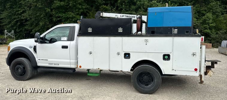 image for item DW6515 2017 Ford F550 Super Duty XL utility / service truck