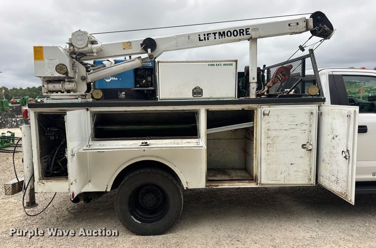 image for item DW6515 2017 Ford F550 Super Duty XL utility / service truck