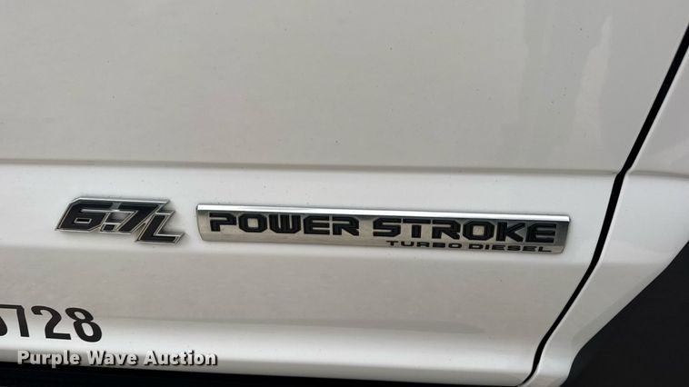 image for item DW6515 2017 Ford F550 Super Duty XL utility / service truck