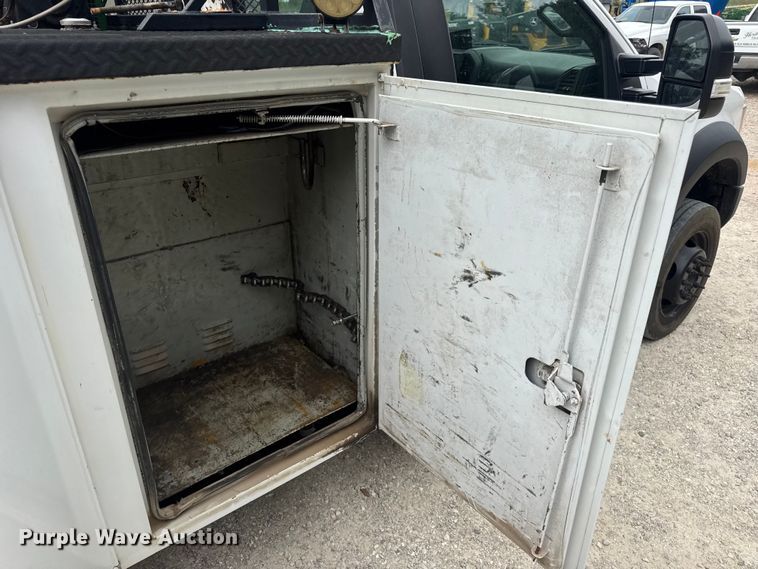 image for item DW6515 2017 Ford F550 Super Duty XL utility / service truck