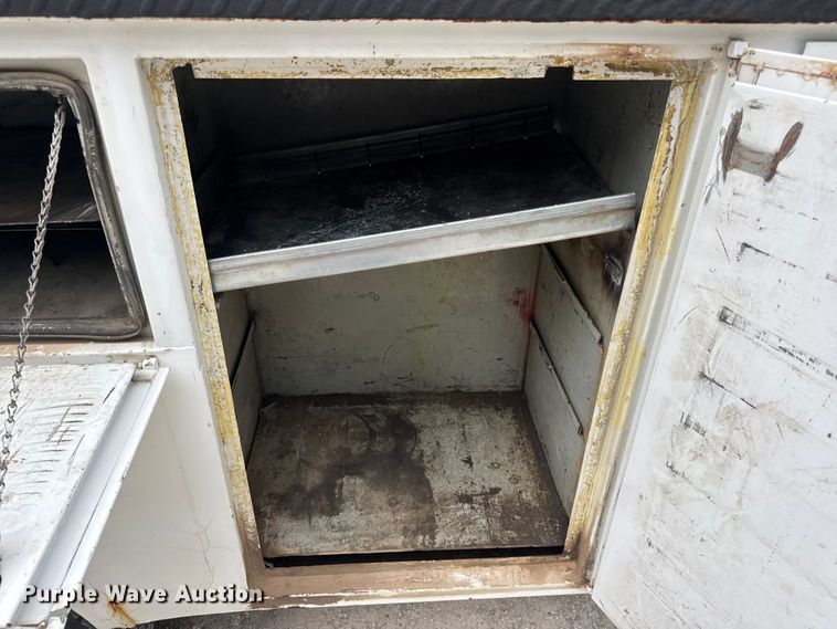 image for item DW6515 2017 Ford F550 Super Duty XL utility / service truck