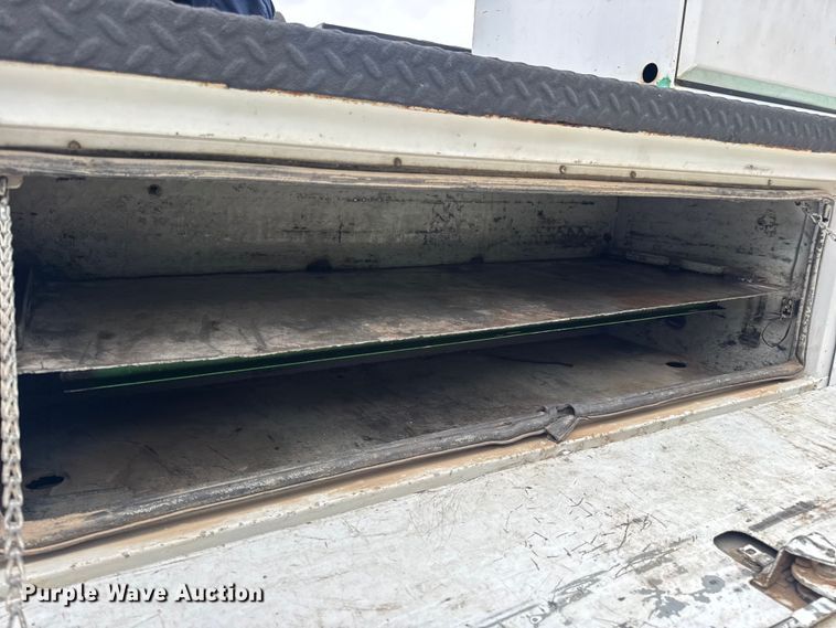 image for item DW6515 2017 Ford F550 Super Duty XL utility / service truck