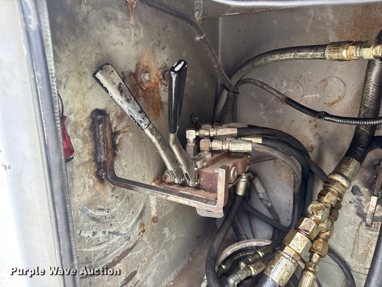 image for item DW6515 2017 Ford F550 Super Duty XL utility / service truck