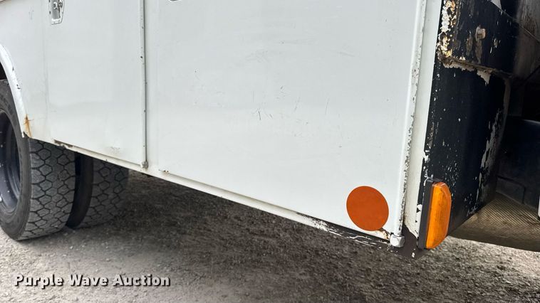 image for item DW6515 2017 Ford F550 Super Duty XL utility / service truck