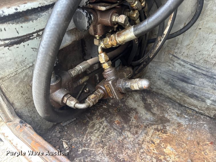 image for item DW6515 2017 Ford F550 Super Duty XL utility / service truck