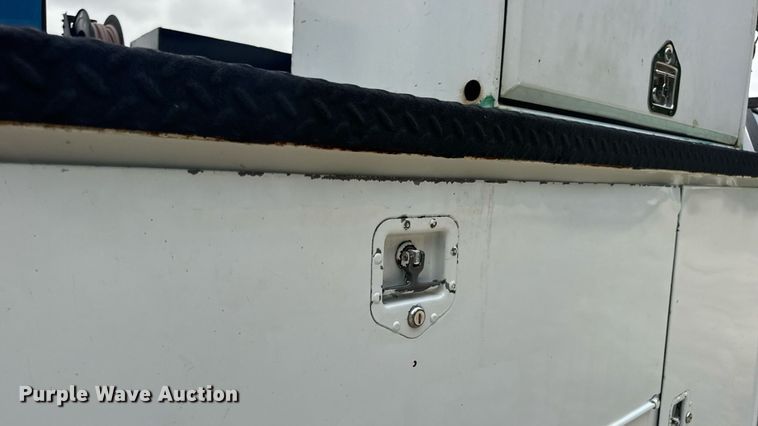 image for item DW6515 2017 Ford F550 Super Duty XL utility / service truck