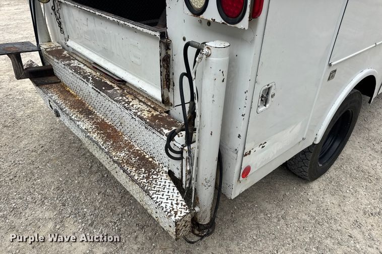 image for item DW6515 2017 Ford F550 Super Duty XL utility / service truck