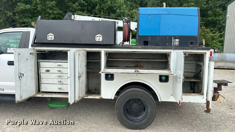 image for item DW6515 2017 Ford F550 Super Duty XL utility / service truck