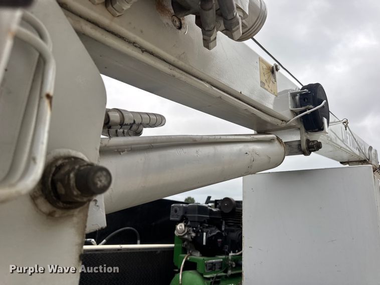 image for item DW6515 2017 Ford F550 Super Duty XL utility / service truck