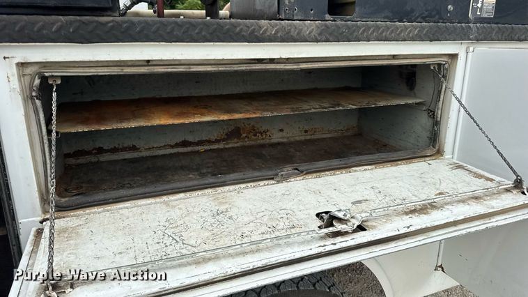 image for item DW6515 2017 Ford F550 Super Duty XL utility / service truck