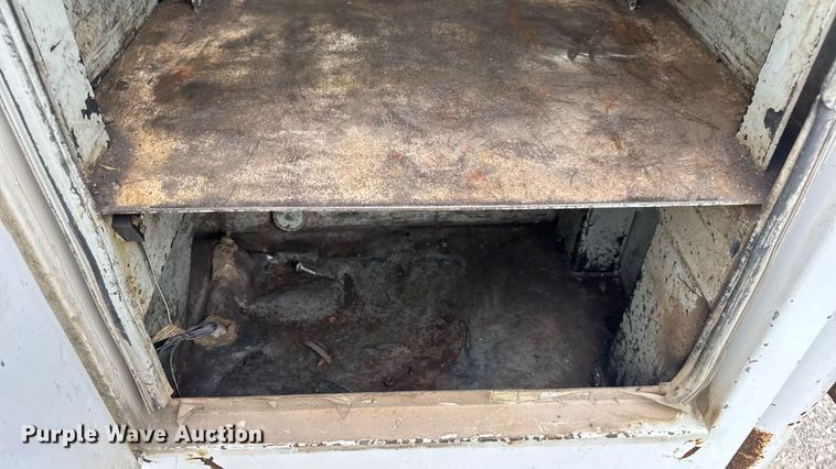 image for item DW6515 2017 Ford F550 Super Duty XL utility / service truck