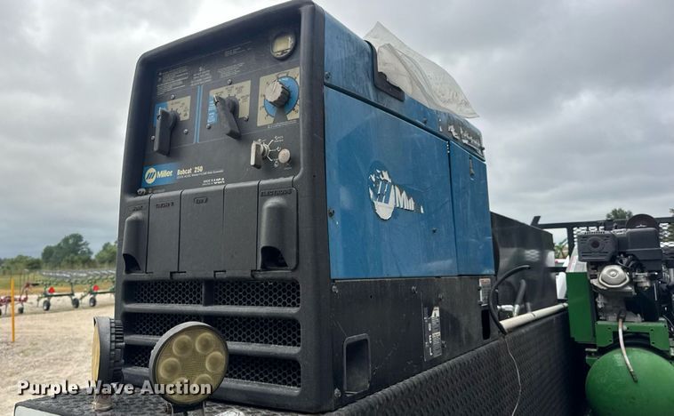 image for item DW6515 2017 Ford F550 Super Duty XL utility / service truck