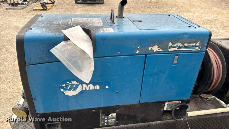 image for item DW6515 2017 Ford F550 Super Duty XL utility / service truck