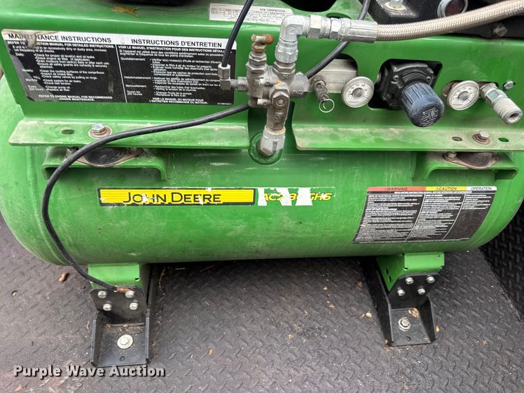 image for item DW6515 2017 Ford F550 Super Duty XL utility / service truck