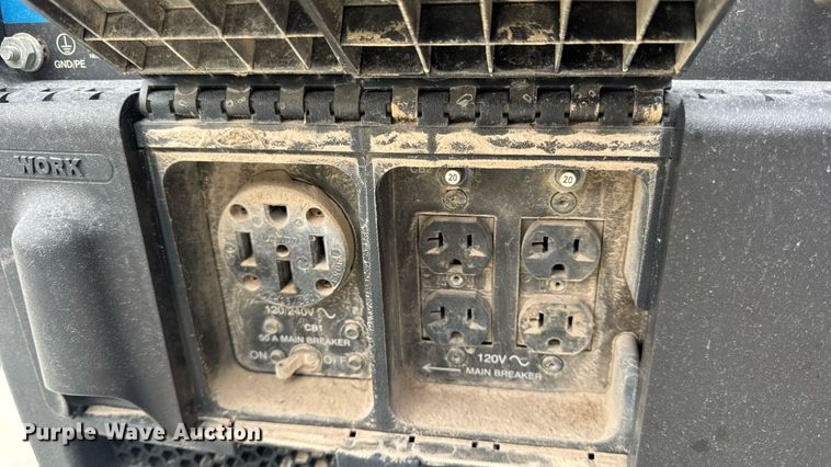 image for item DW6515 2017 Ford F550 Super Duty XL utility / service truck