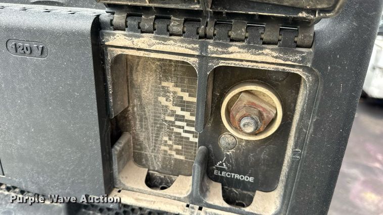 image for item DW6515 2017 Ford F550 Super Duty XL utility / service truck