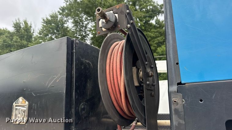 image for item DW6515 2017 Ford F550 Super Duty XL utility / service truck