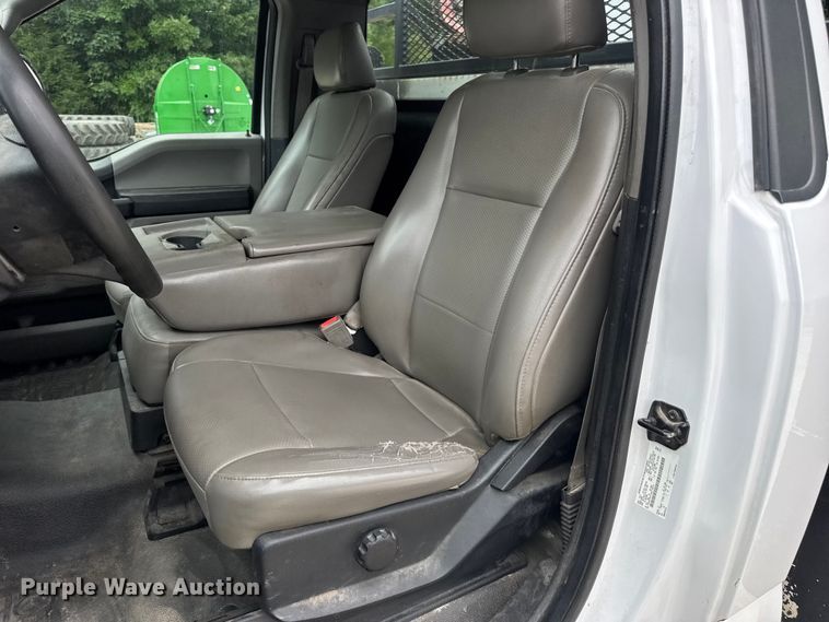 image for item DW6515 2017 Ford F550 Super Duty XL utility / service truck