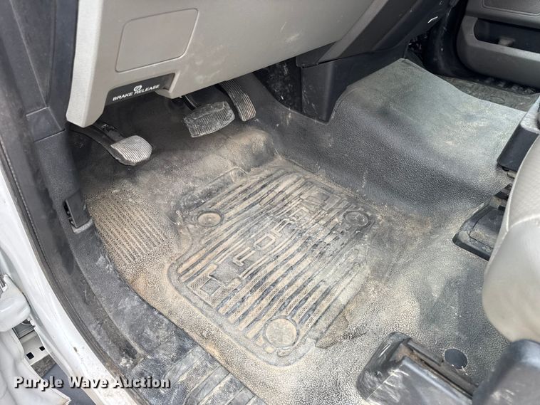 image for item DW6515 2017 Ford F550 Super Duty XL utility / service truck