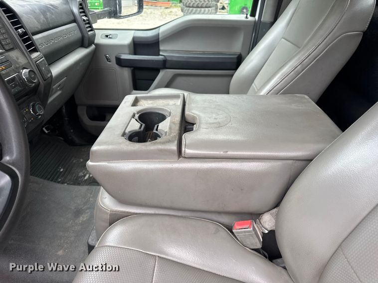 image for item DW6515 2017 Ford F550 Super Duty XL utility / service truck