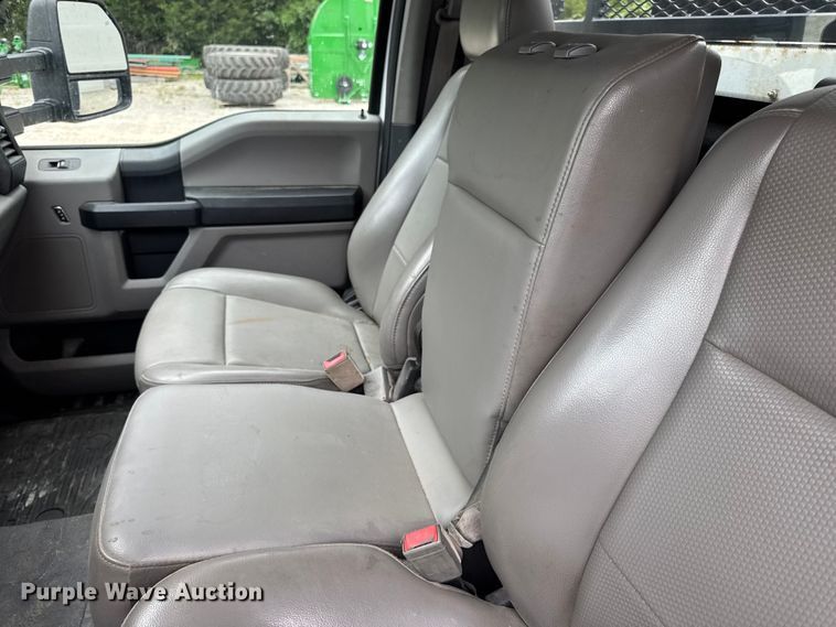 image for item DW6515 2017 Ford F550 Super Duty XL utility / service truck