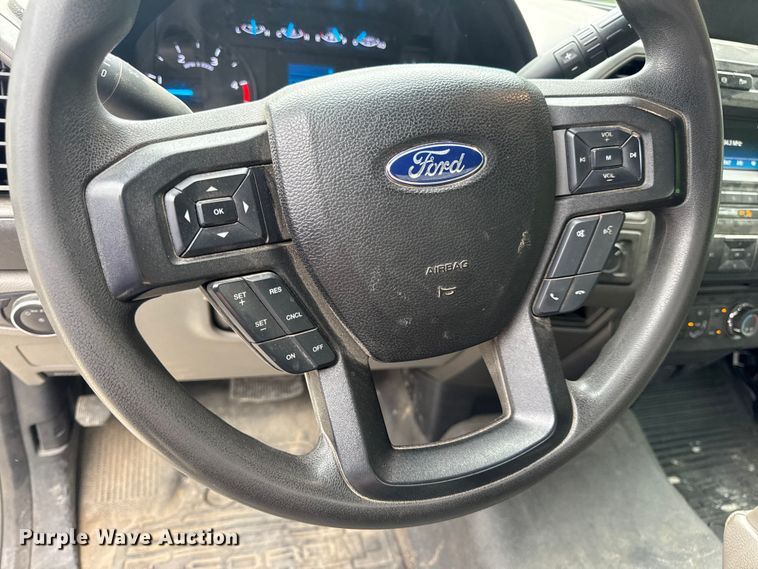 image for item DW6515 2017 Ford F550 Super Duty XL utility / service truck