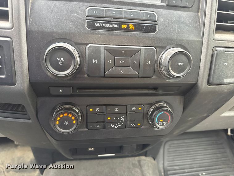 image for item DW6515 2017 Ford F550 Super Duty XL utility / service truck