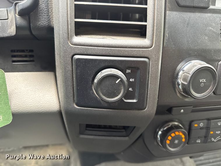 image for item DW6515 2017 Ford F550 Super Duty XL utility / service truck