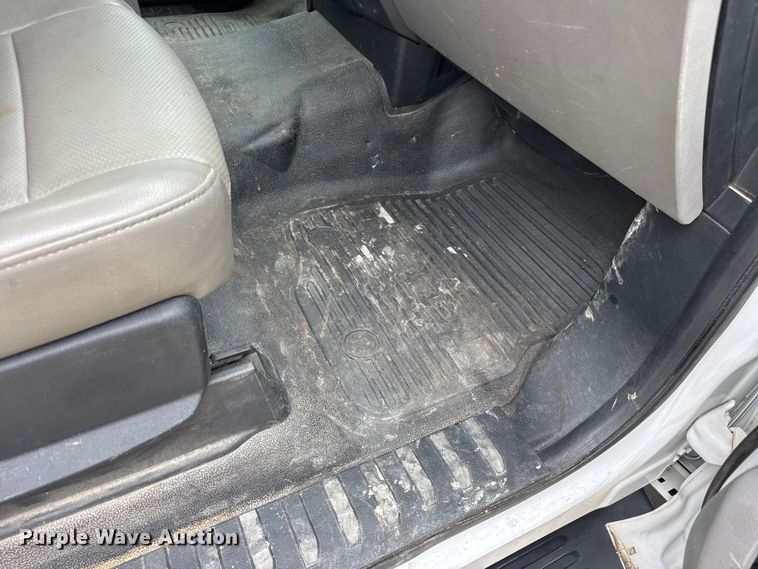 image for item DW6515 2017 Ford F550 Super Duty XL utility / service truck