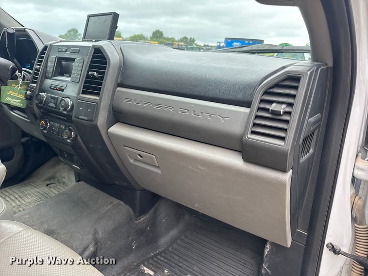 image for item DW6515 2017 Ford F550 Super Duty XL utility / service truck