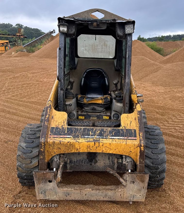 MINI CARGADOR SOBRE RUEDAS 2004 CATERPILLAR 226B