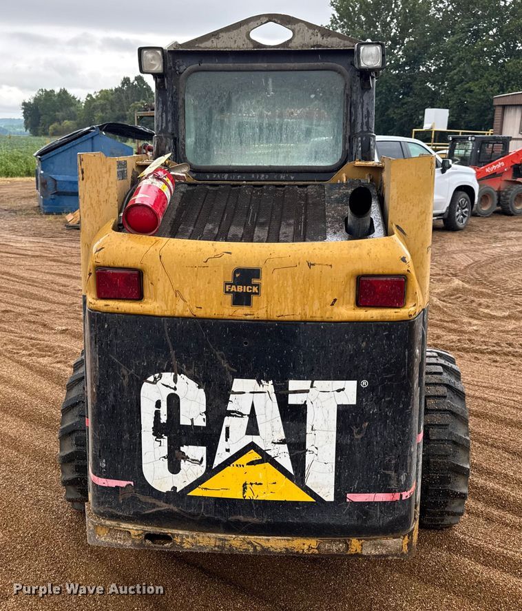 image for item DW6517 2004 Caterpillar 226B skid steer loader