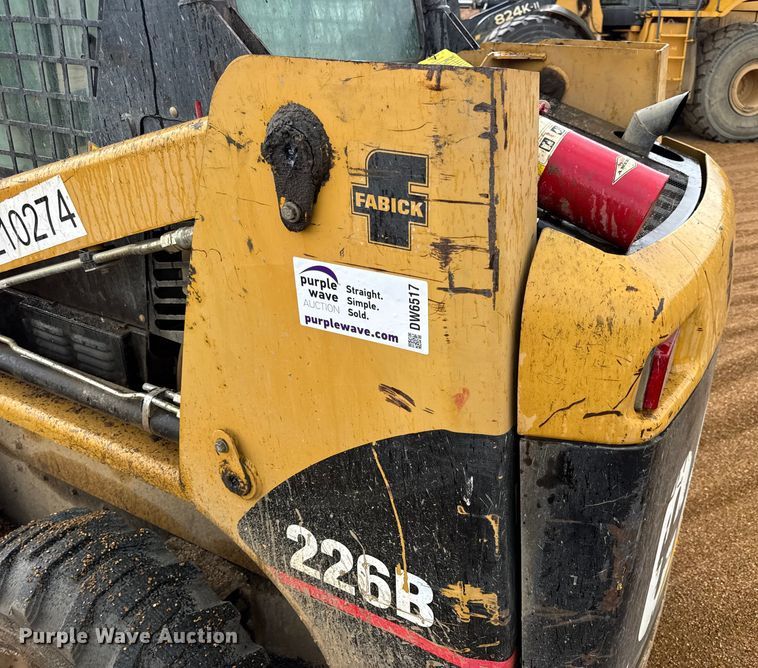 image for item DW6517 2004 Caterpillar 226B skid steer loader