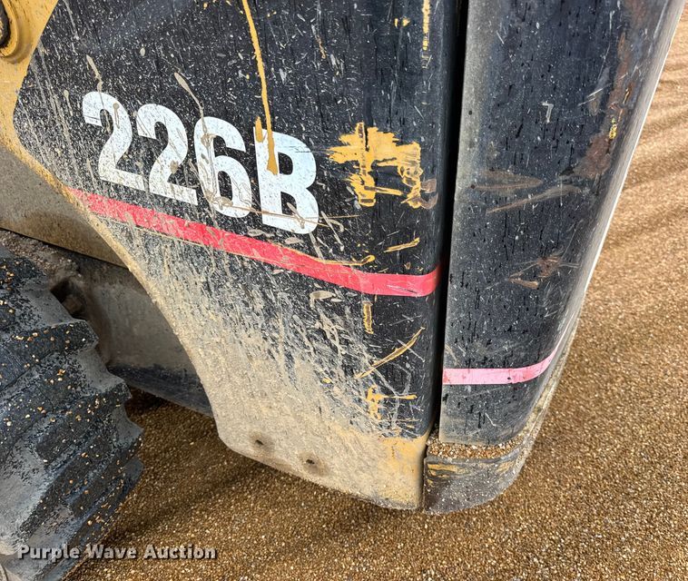 image for item DW6517 2004 Caterpillar 226B skid steer loader