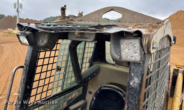 image for item DW6517 2004 Caterpillar 226B skid steer loader